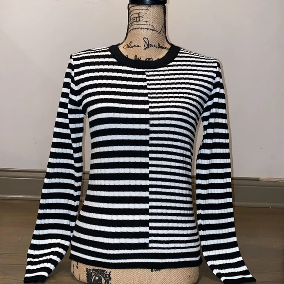 Striped black and white sweater - Picture 1 of 4